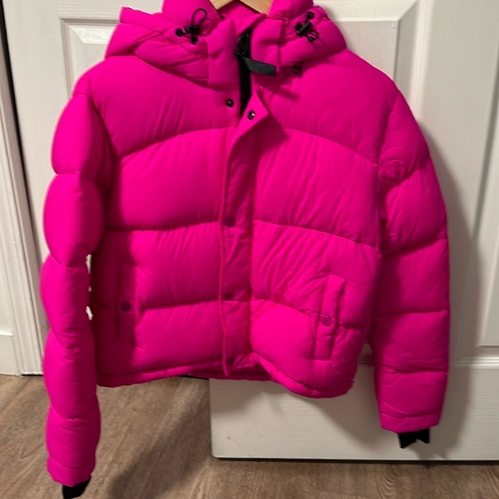 Aritzia Pink super puff